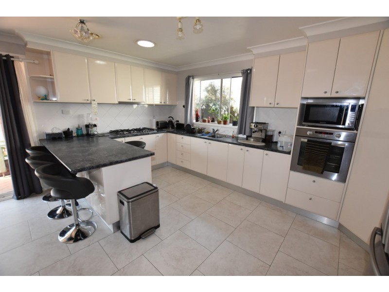 6 Cecil Road, Orange NSW 2800