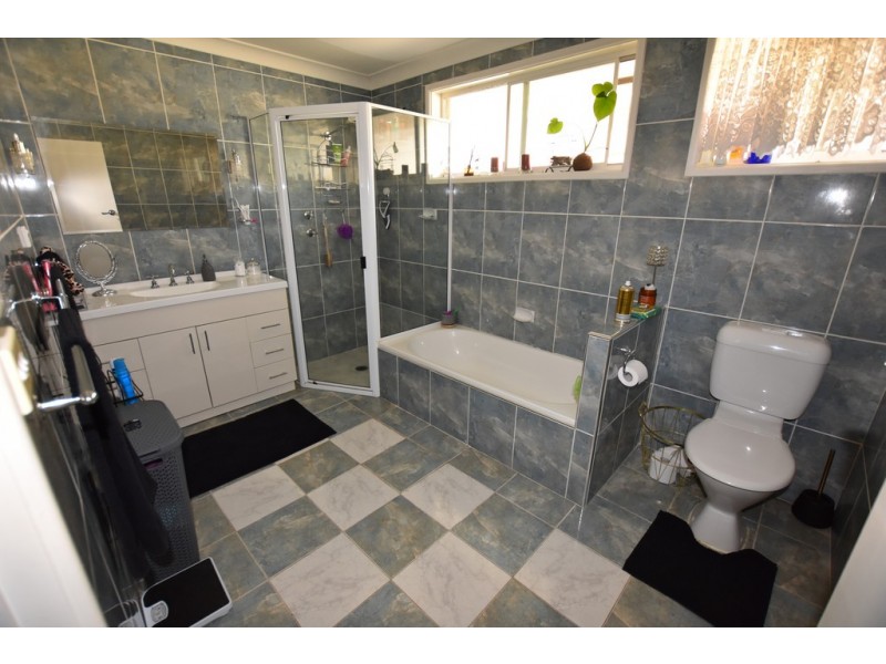 6 Cecil Road, Orange NSW 2800