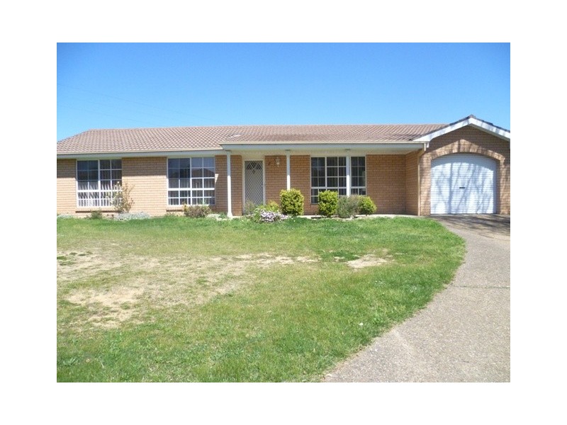 2 Landy Place, Orange NSW 2800