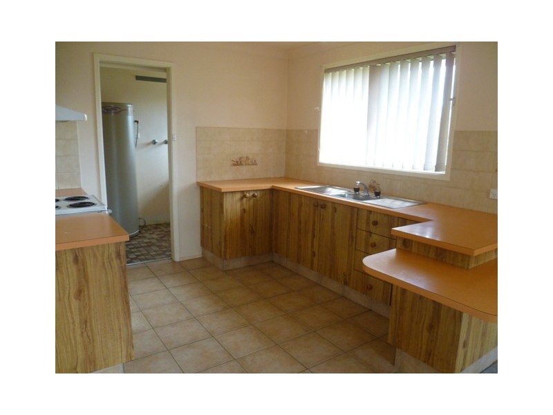 2 Landy Place, Orange NSW 2800