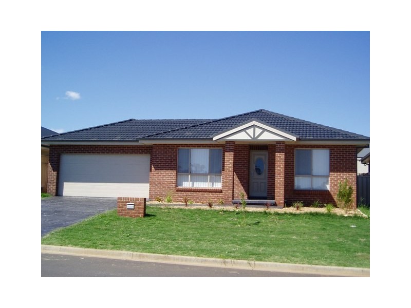 4 Romano Drive, Orange NSW 2800