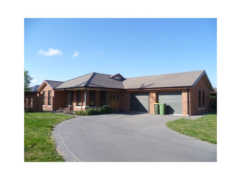 2 Tinnock Place, Orange NSW 2800
