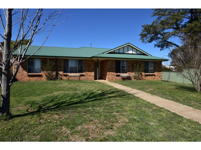 83 Torulosa Way, Orange NSW 2800