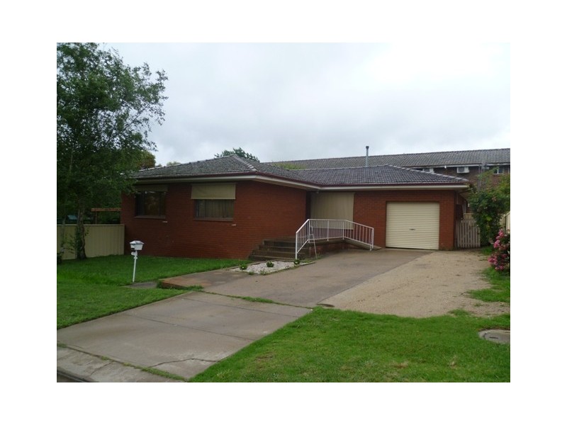 33 Moad Street, Orange NSW 2800