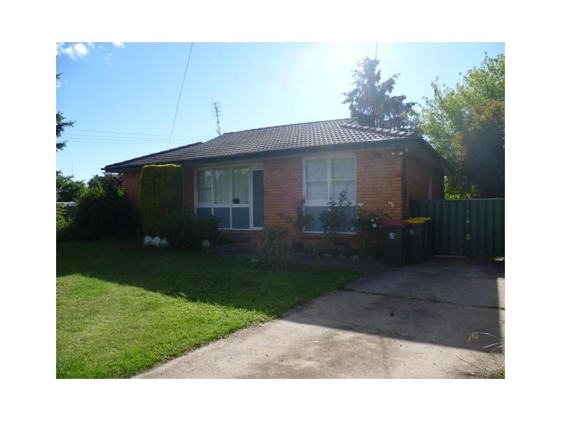 153 Lone Pine Avenue, Orange NSW 2800