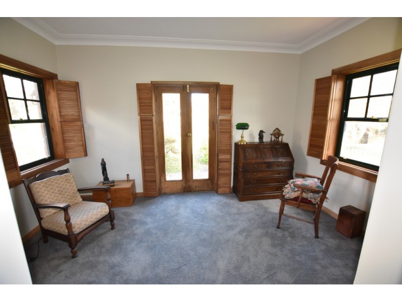 82 Molong Road, Orange NSW 2800