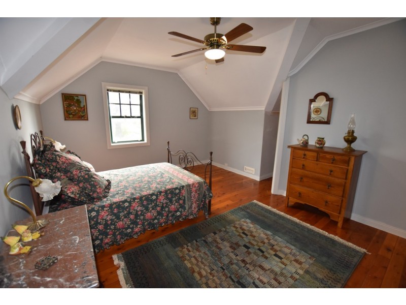 82 Molong Road, Orange NSW 2800