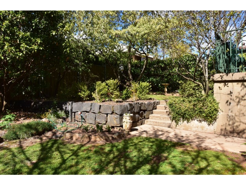 82 Molong Road, Orange NSW 2800