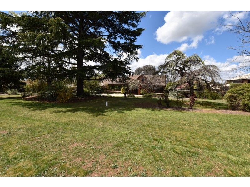 82 Molong Road, Orange NSW 2800