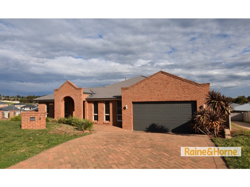 8 Gregory Place, Orange NSW 2800
