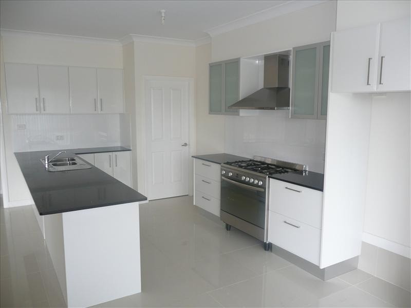 8 Gregory Place, Orange NSW 2800