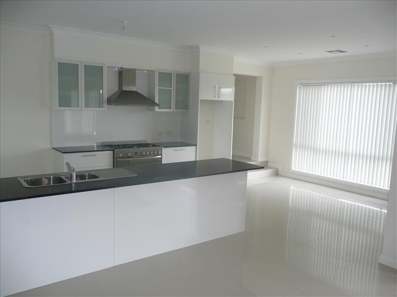 8 Gregory Place, Orange NSW 2800