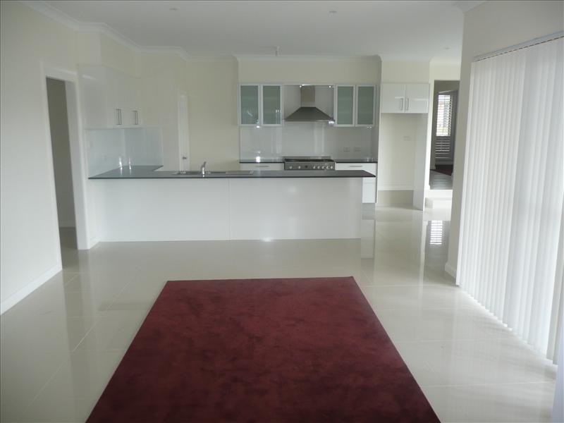8 Gregory Place, Orange NSW 2800