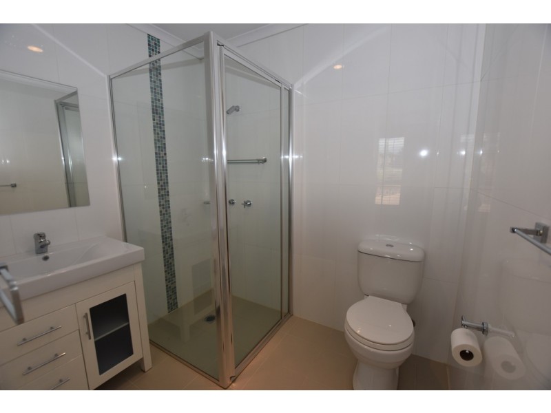 8 Gregory Place, Orange NSW 2800