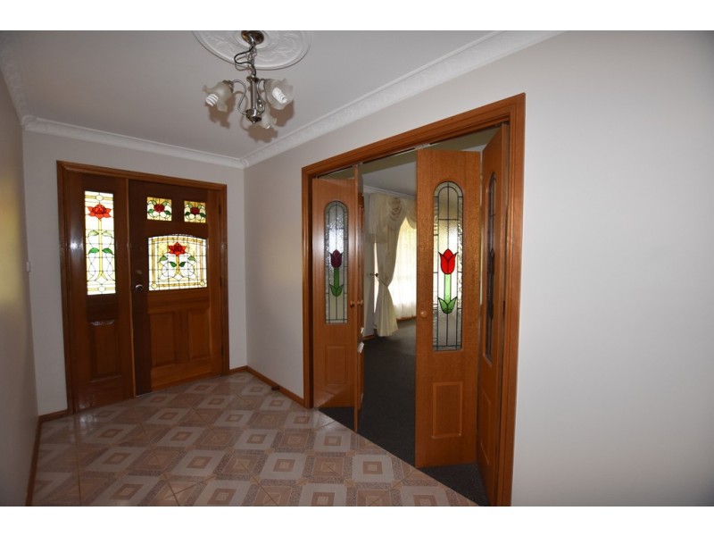 6 Carwoola Drive, Orange NSW 2800