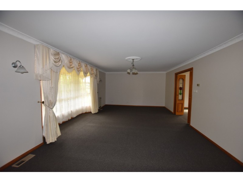 6 Carwoola Drive, Orange NSW 2800