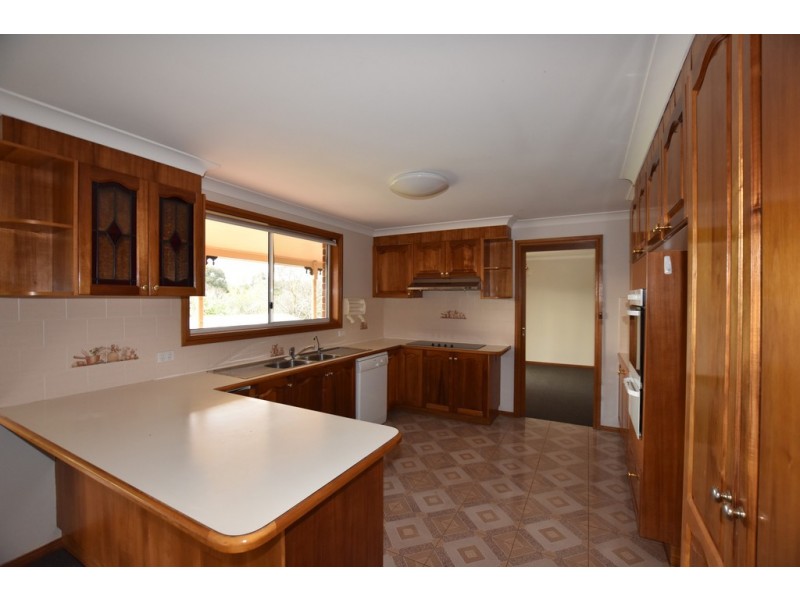 6 Carwoola Drive, Orange NSW 2800