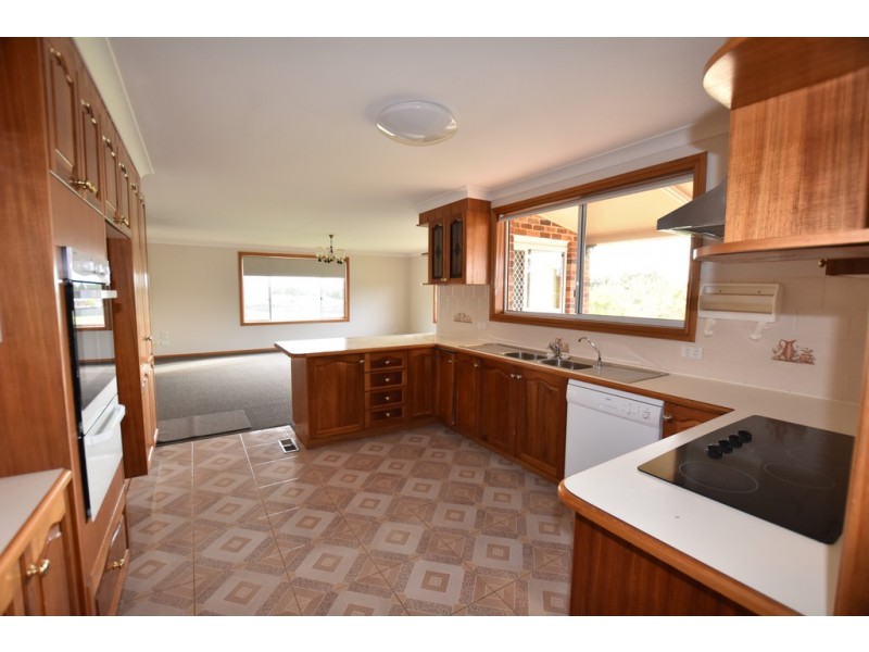 6 Carwoola Drive, Orange NSW 2800