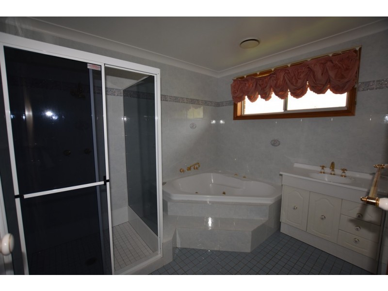 6 Carwoola Drive, Orange NSW 2800