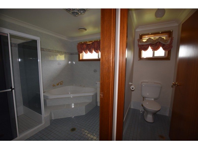 6 Carwoola Drive, Orange NSW 2800