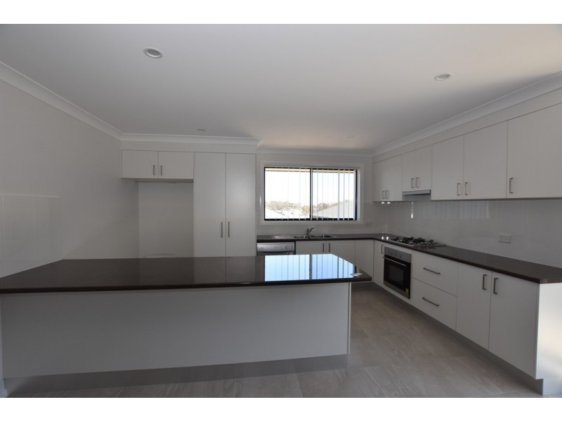 21 Buckland Drive, Orange NSW 2800