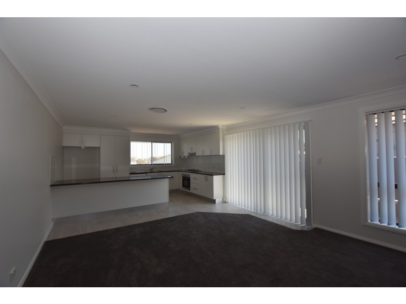 21 Buckland Drive, Orange NSW 2800
