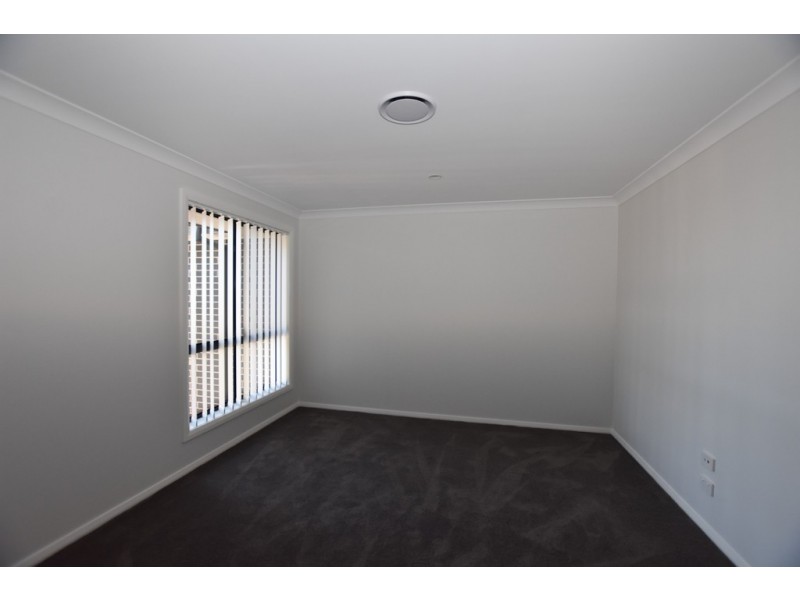 21 Buckland Drive, Orange NSW 2800