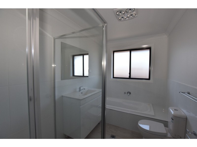21 Buckland Drive, Orange NSW 2800