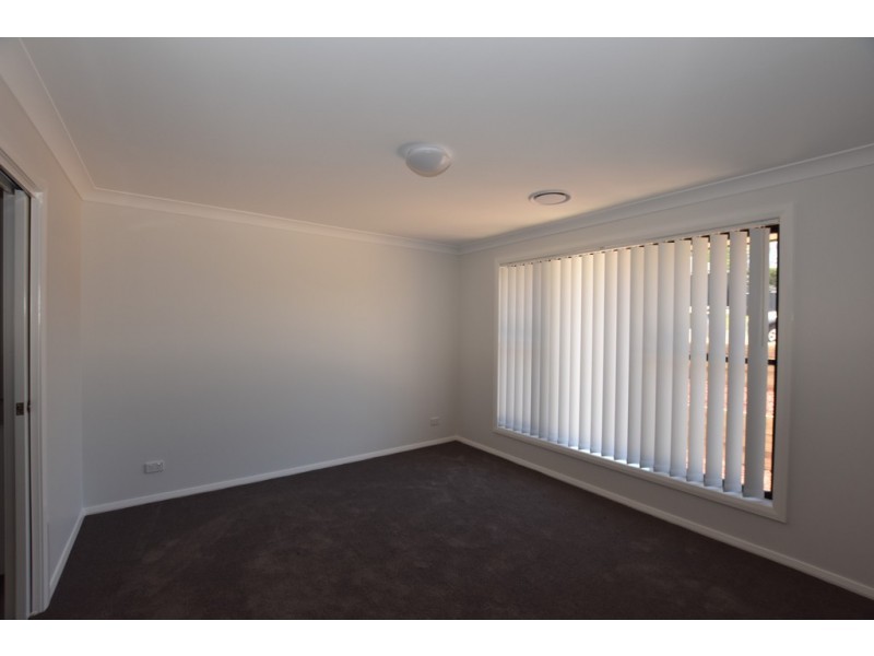 21 Buckland Drive, Orange NSW 2800