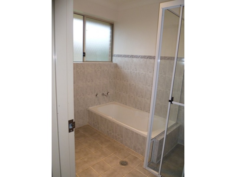 2A AGLAND CRESCENT, Orange NSW 2800