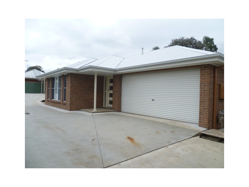 2 / 228 McLachlan Steeet, Orange NSW 2800