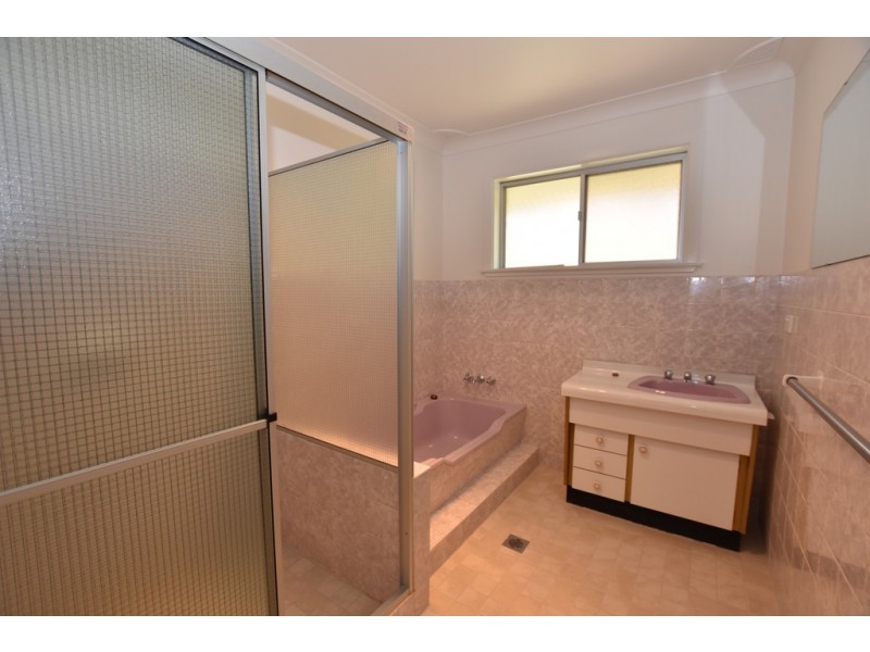 1 Maguire Avenue, Orange NSW 2800