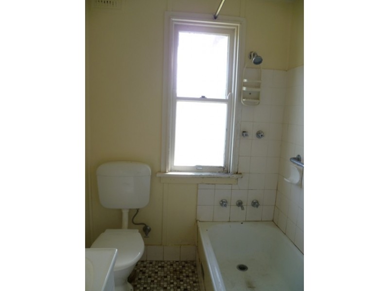 147 Lone Pine Avenue, Orange NSW 2800