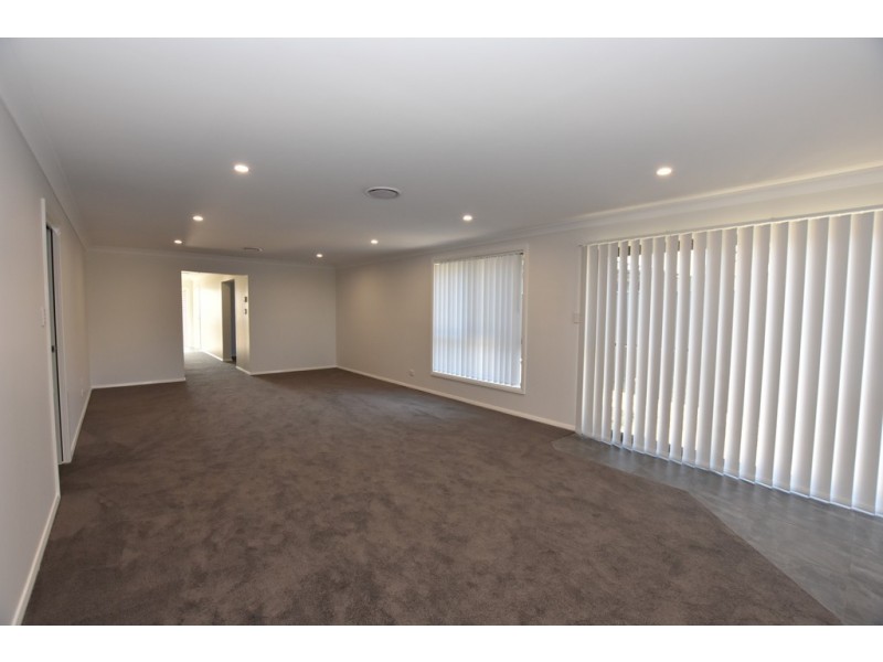 30 William Maker Drive, Orange NSW 2800