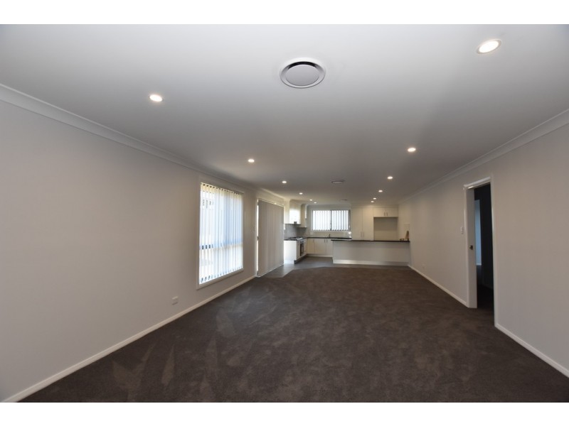 30 William Maker Drive, Orange NSW 2800