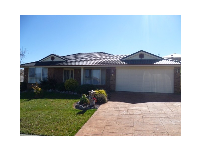 9 OLYMPIC DRIVE, Orange NSW 2800