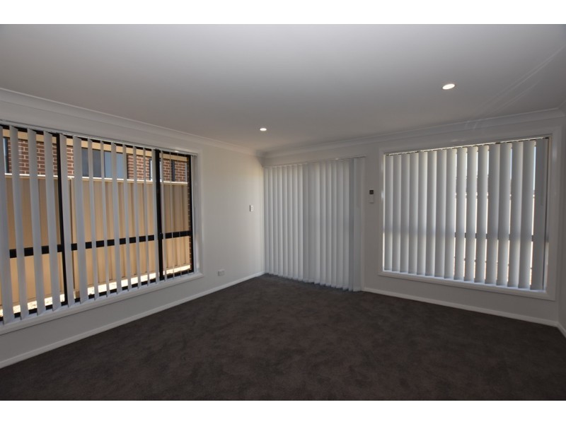 28a William Maker Drive, Orange NSW 2800