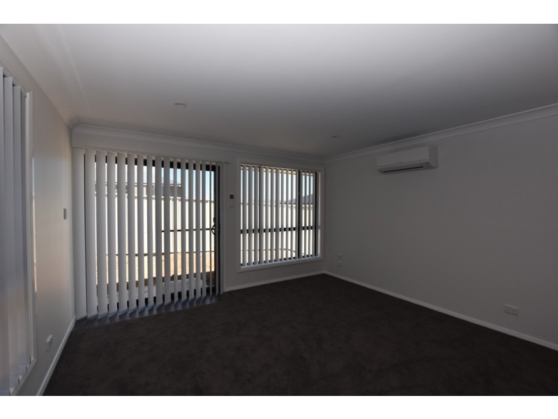 28a William Maker Drive, Orange NSW 2800