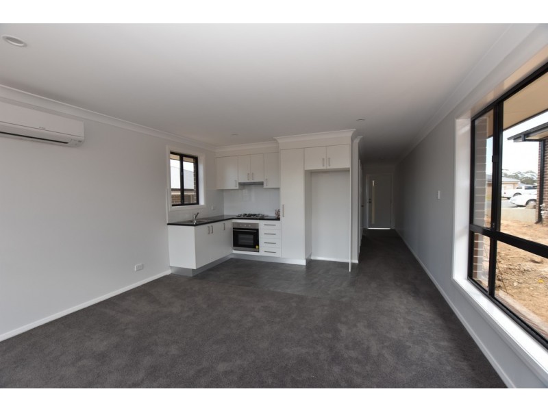 28a William Maker Drive, Orange NSW 2800