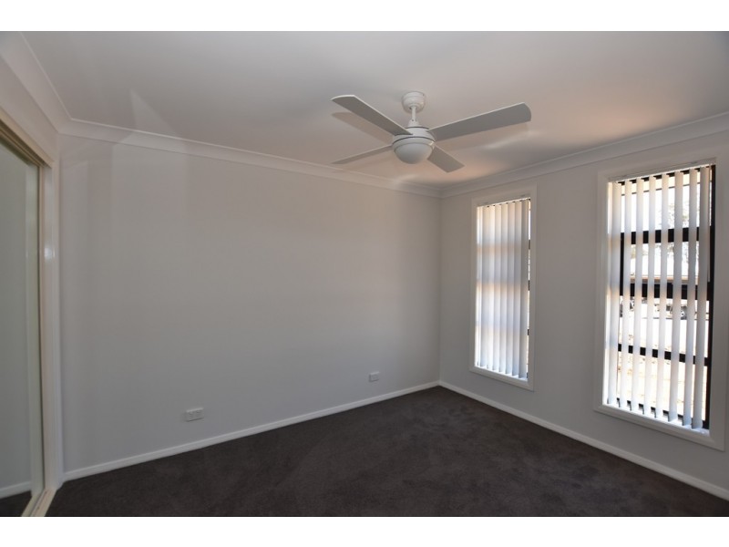 28a William Maker Drive, Orange NSW 2800
