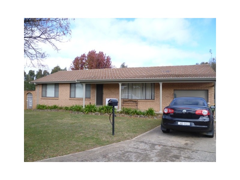 12 Havachat Place, Orange NSW 2800