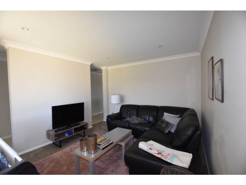 12 Windamingle Place, Orange NSW 2800