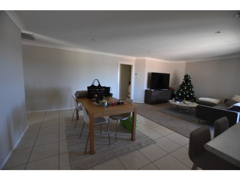 12 Windamingle Place, Orange NSW 2800