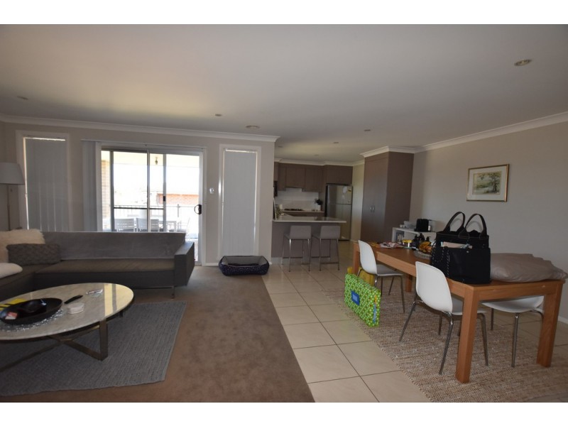 12 Windamingle Place, Orange NSW 2800