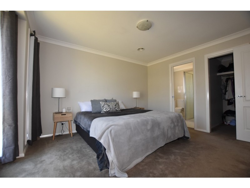 12 Windamingle Place, Orange NSW 2800