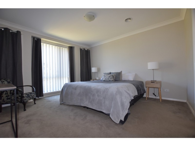 12 Windamingle Place, Orange NSW 2800