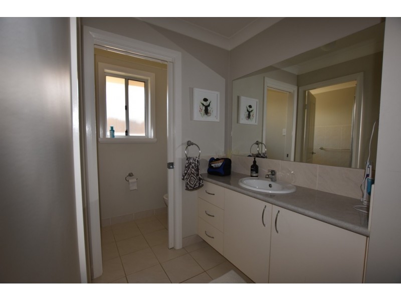 12 Windamingle Place, Orange NSW 2800