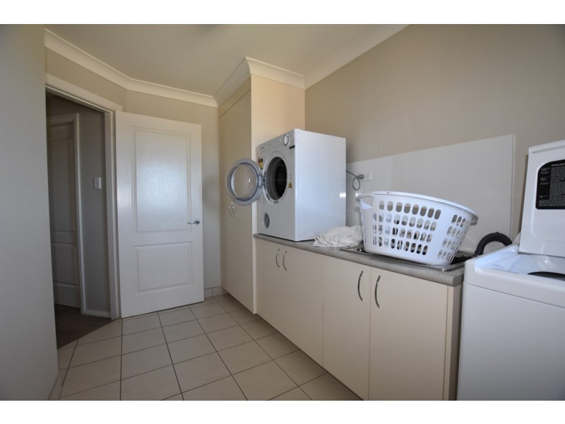 12 Windamingle Place, Orange NSW 2800