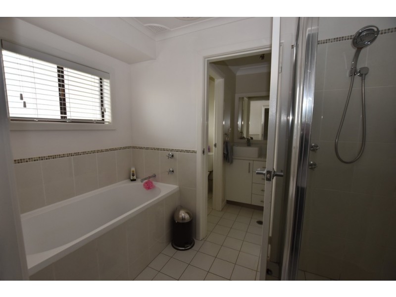32 Sundew Circuit, Orange NSW 2800