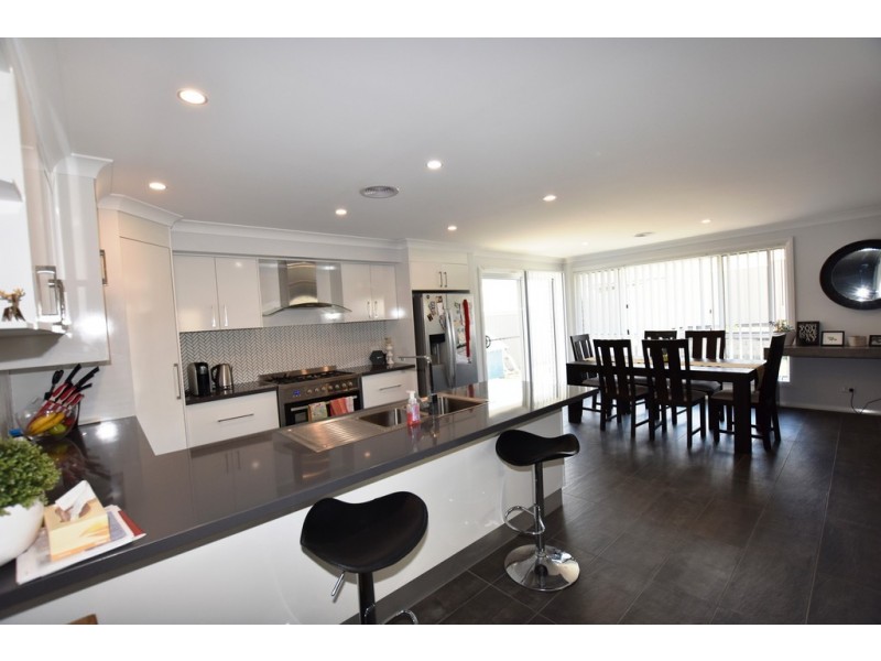 13 Aloe Vera Place, Orange NSW 2800